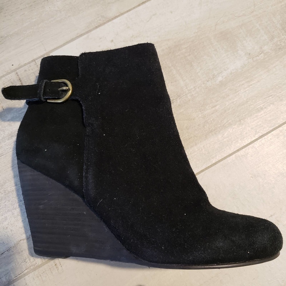 Elegant Black Suede Ankle Booties